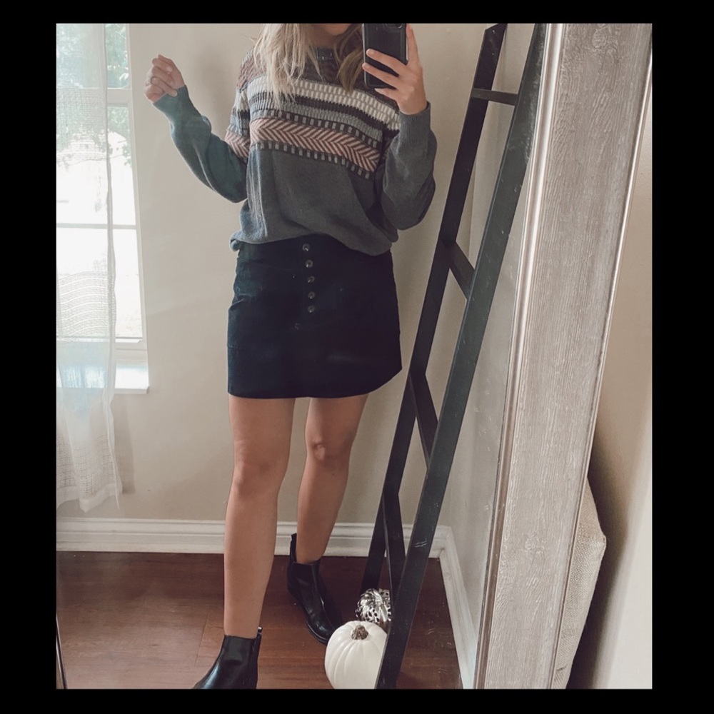 Perry Ellis Vintage Styled Sweater